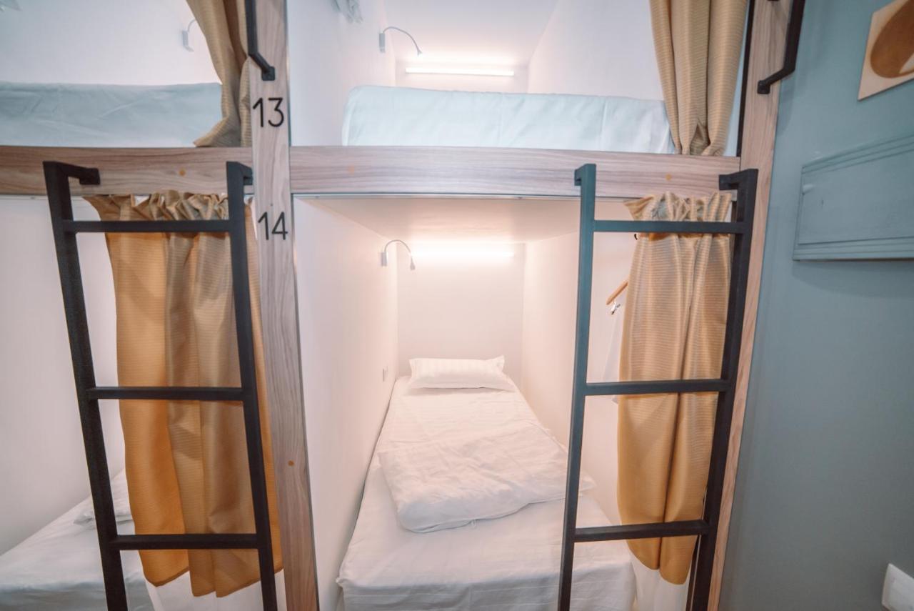 Tomiris Lady'S Capsul Hostel Only For Women Almaty Exterior photo