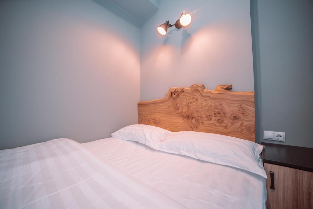 Tomiris Lady'S Capsul Hostel Only For Women Almaty Exterior photo